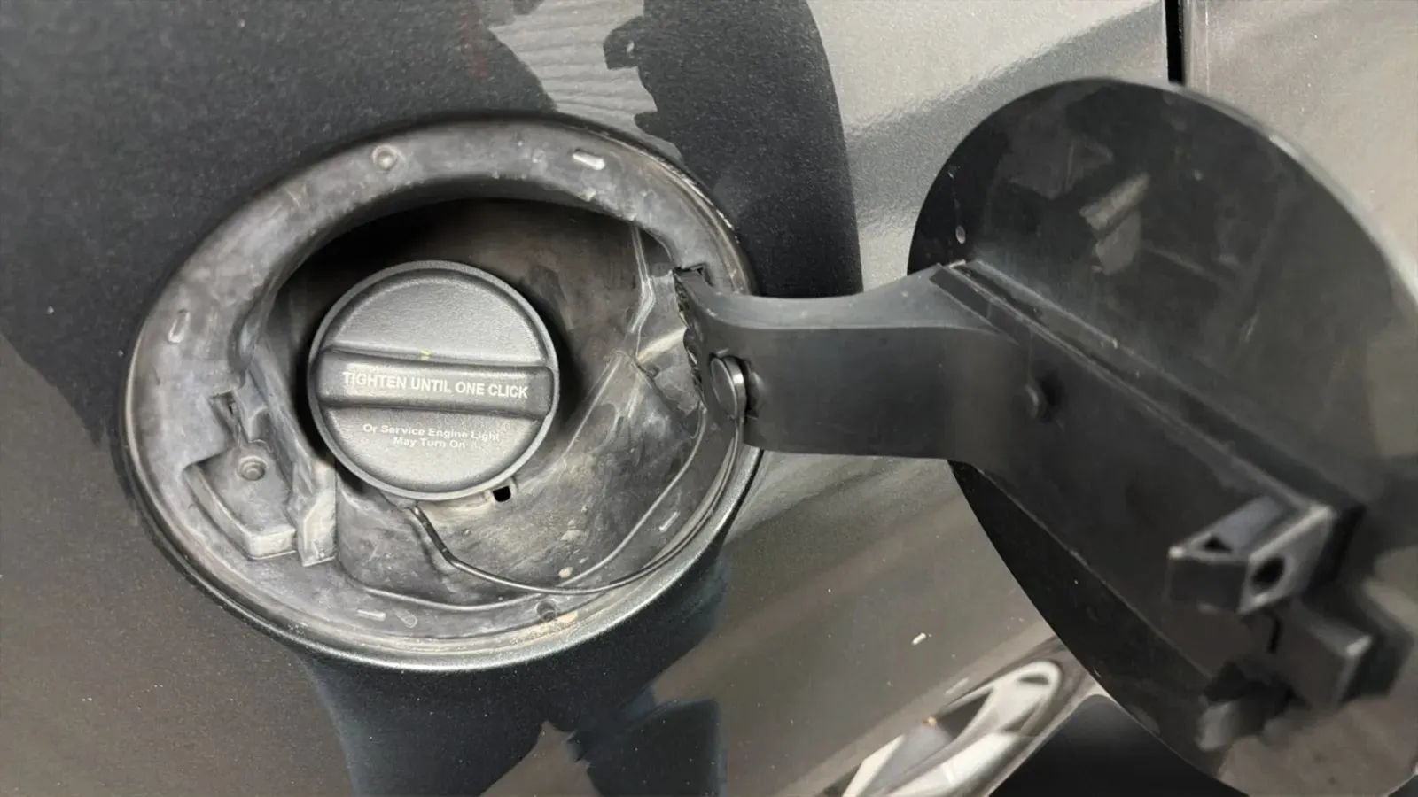 Used 2018 Chevrolet Sonic LT FWD image 28