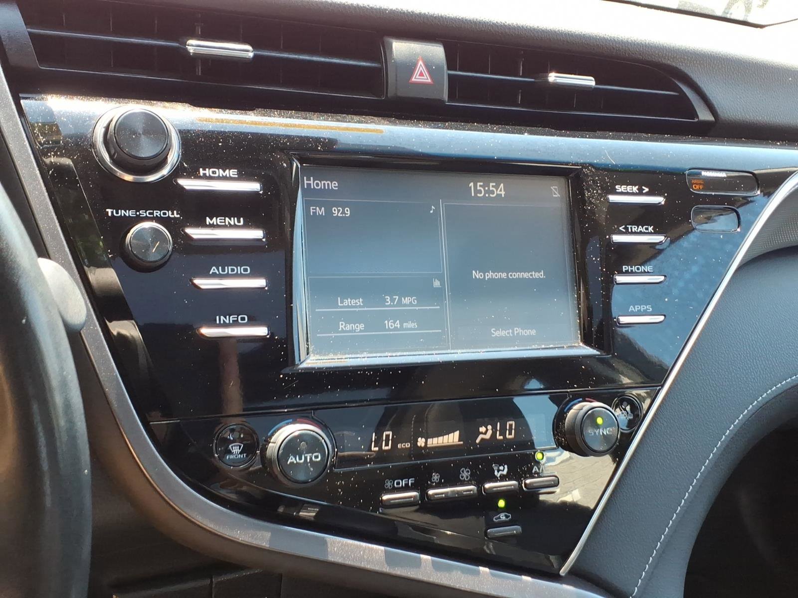 Used 2018 Toyota Camry XSE FWD image 19