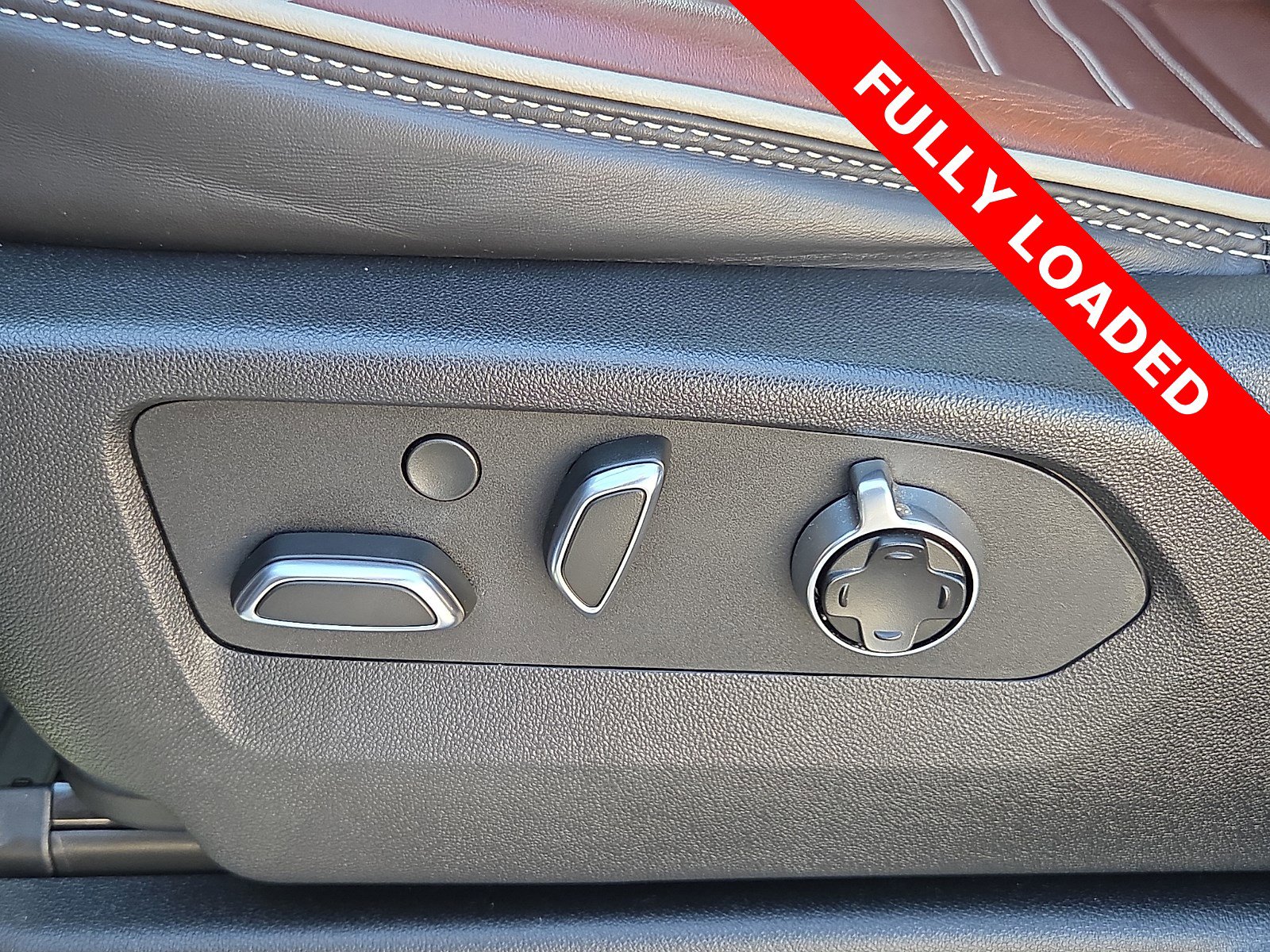 Used 2023 GMC Yukon Denali Ultimate image 16