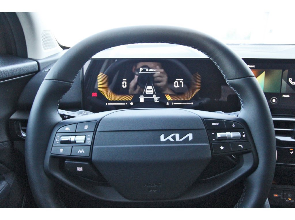 New 2026 Kia Sportage LX FWD image 12