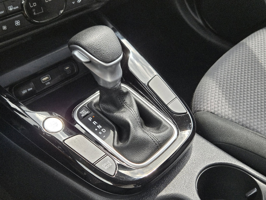 Certified 2025 Kia Soul S image 9