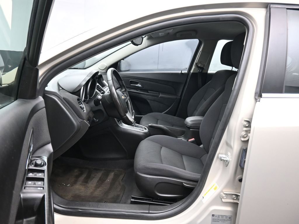 Used 2012 Chevrolet Cruze LT image 11