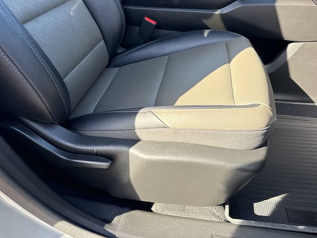 Used 2025 Chevrolet Equinox LT w/ Convenience Package II FWD image 28