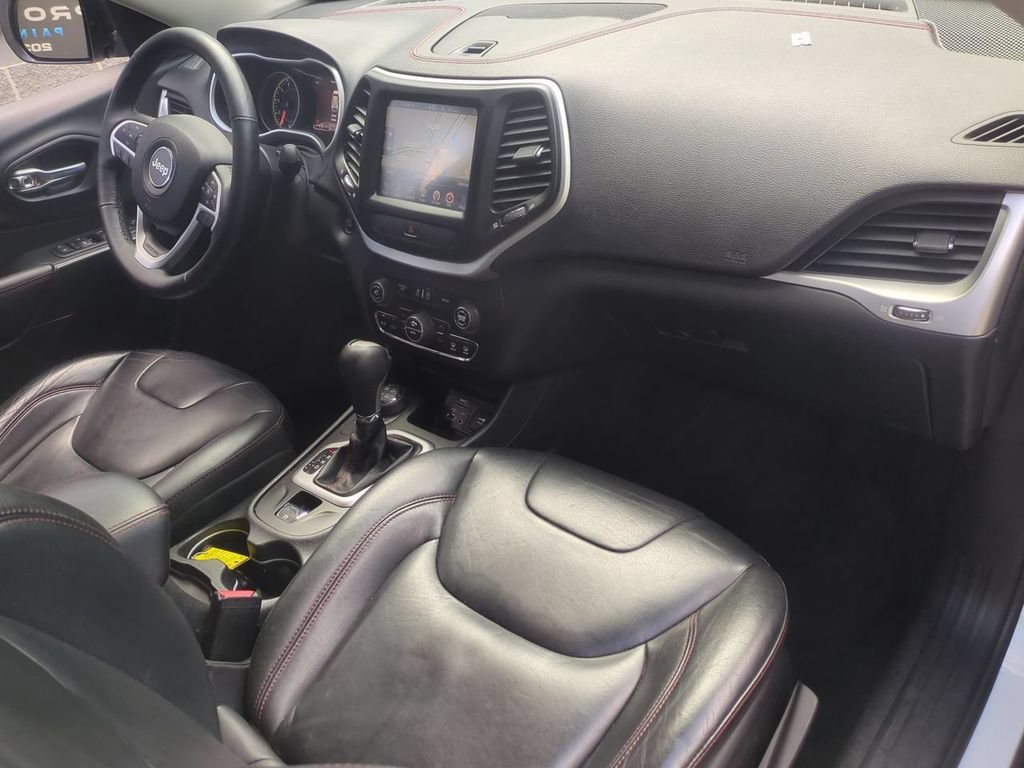 Used 2016 Jeep Cherokee Trailhawk AWD/4WD image 30