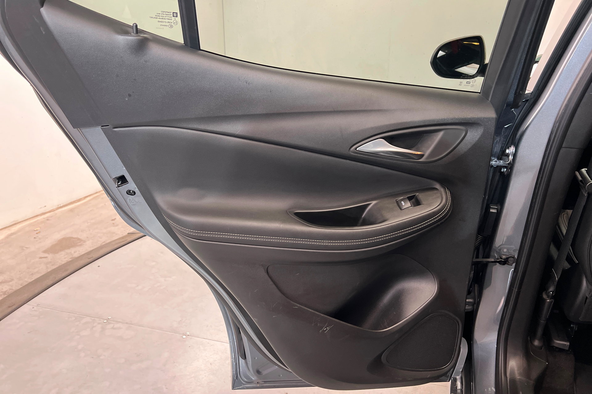Used 2022 Buick Encore GX Select w/ Sport Touring Package FWD image 19