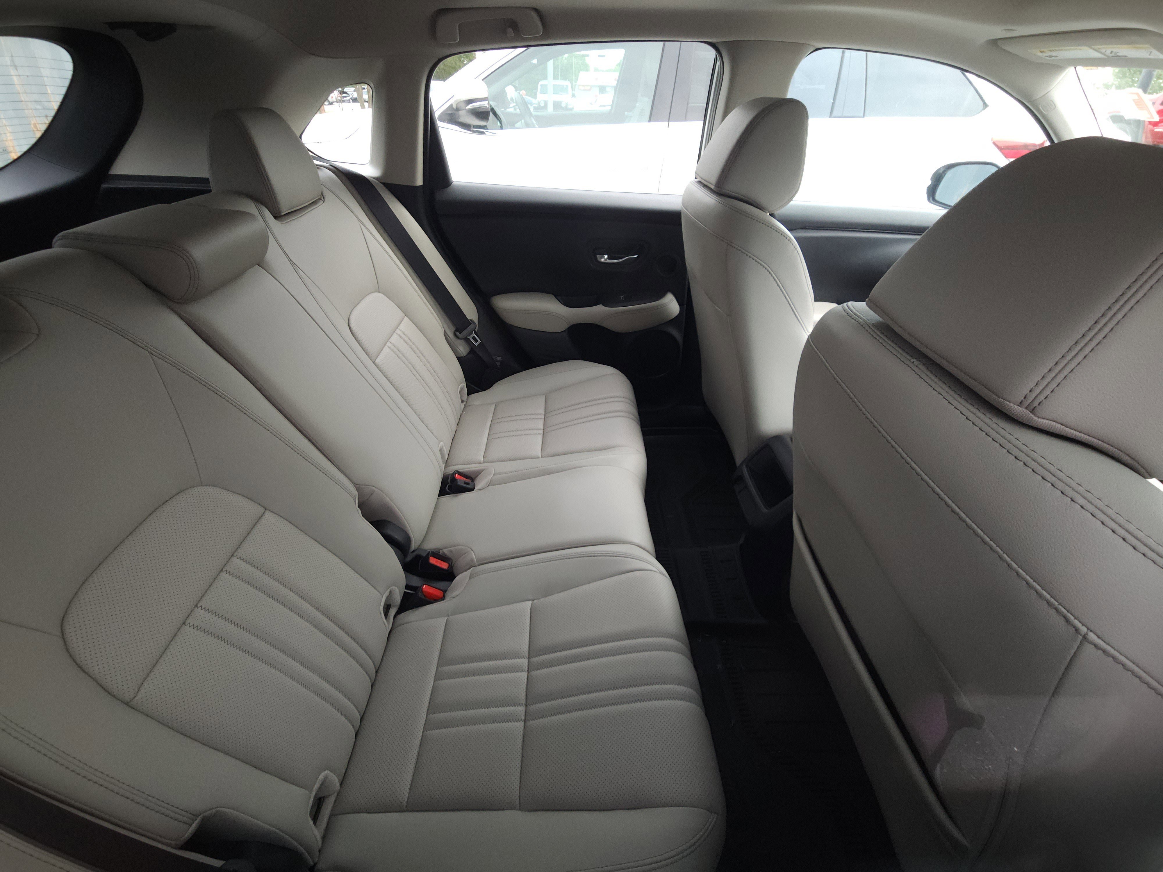 Used 2024 Honda HR-V EX-L image 9