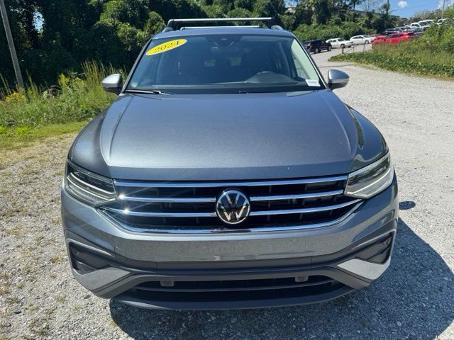 Used 2024 Volkswagen Tiguan Wolfsburg Edition w/ Panoramic Sunroof Package AWD/4WD image 2