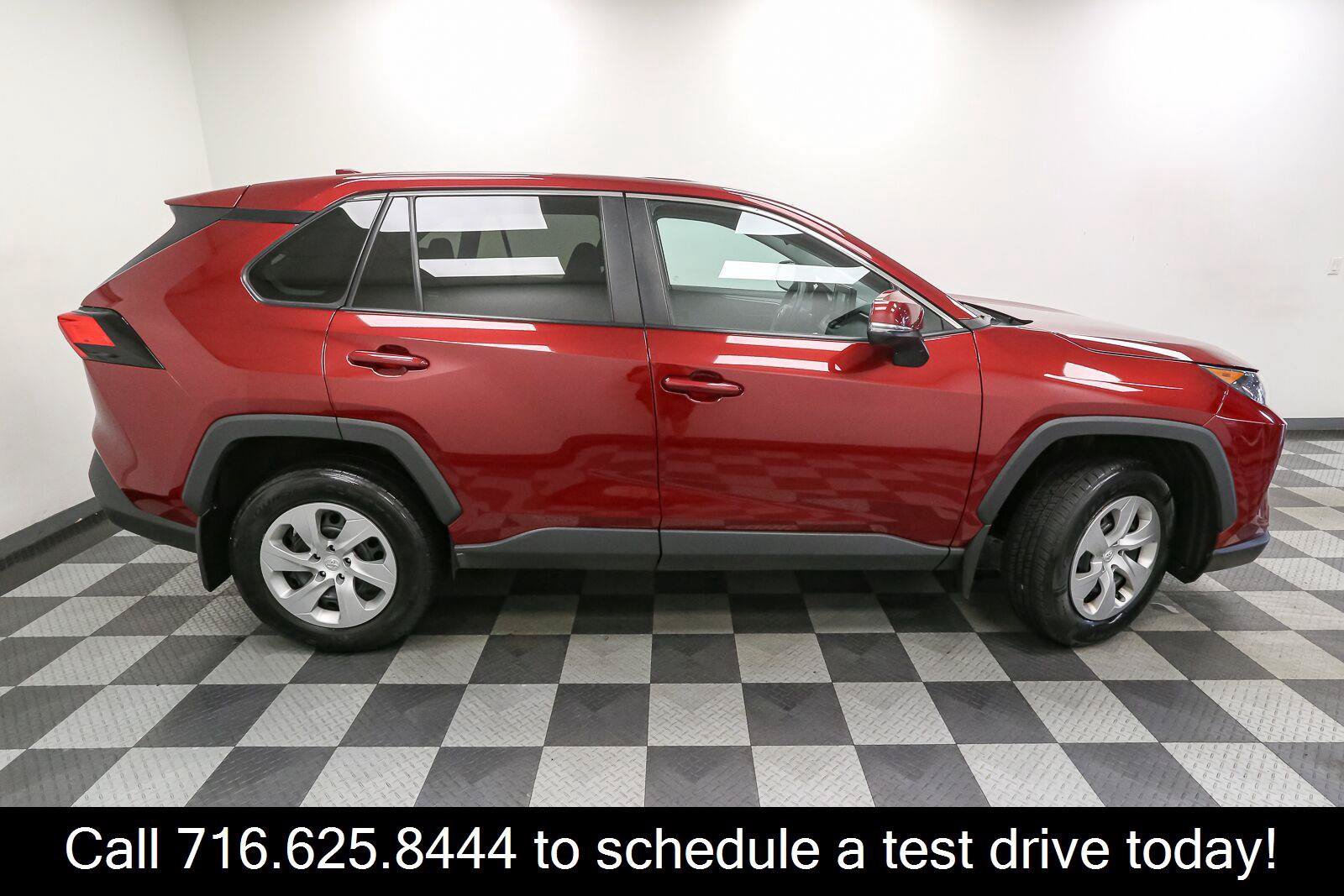Certified 2022 Toyota RAV4 LE AWD/4WD image 8