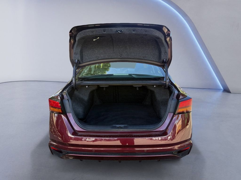 Used 2025 Nissan Altima 2.5 SV FWD image 19
