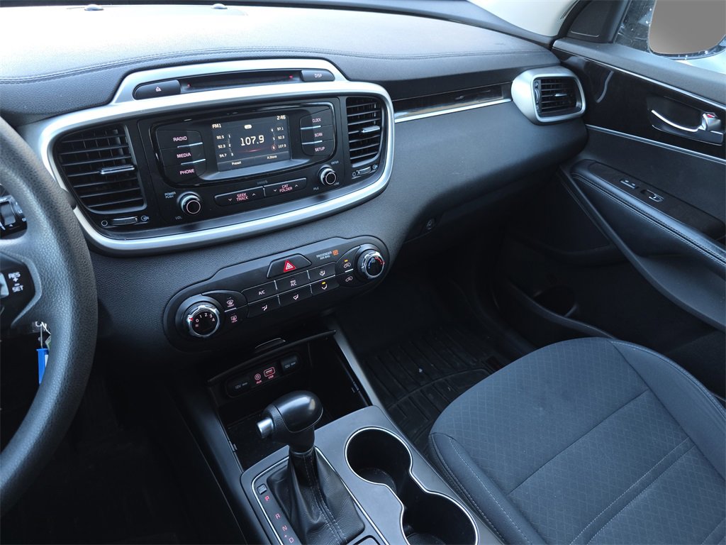 Used 2017 Kia Sorento LX image 27
