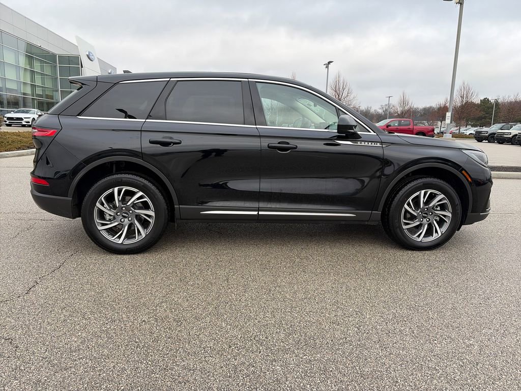 Used 2023 Lincoln Corsair Standard image 8