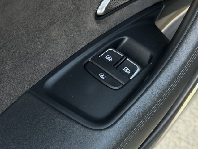 Used 2013 Audi S8 AWD/4WD image 31