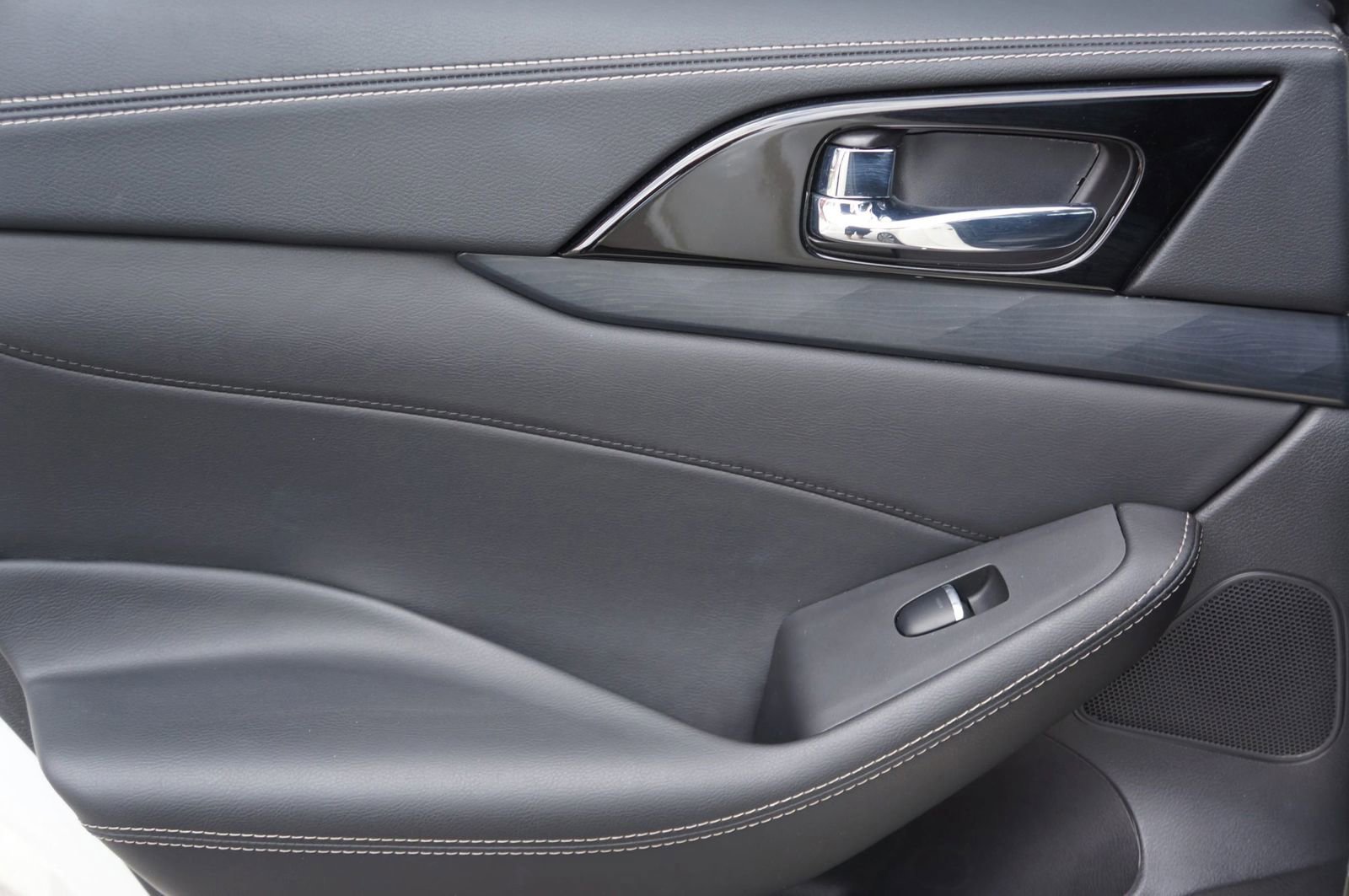 Used 2023 Nissan Maxima Platinum w/ Sport Mat Group FWD image 26