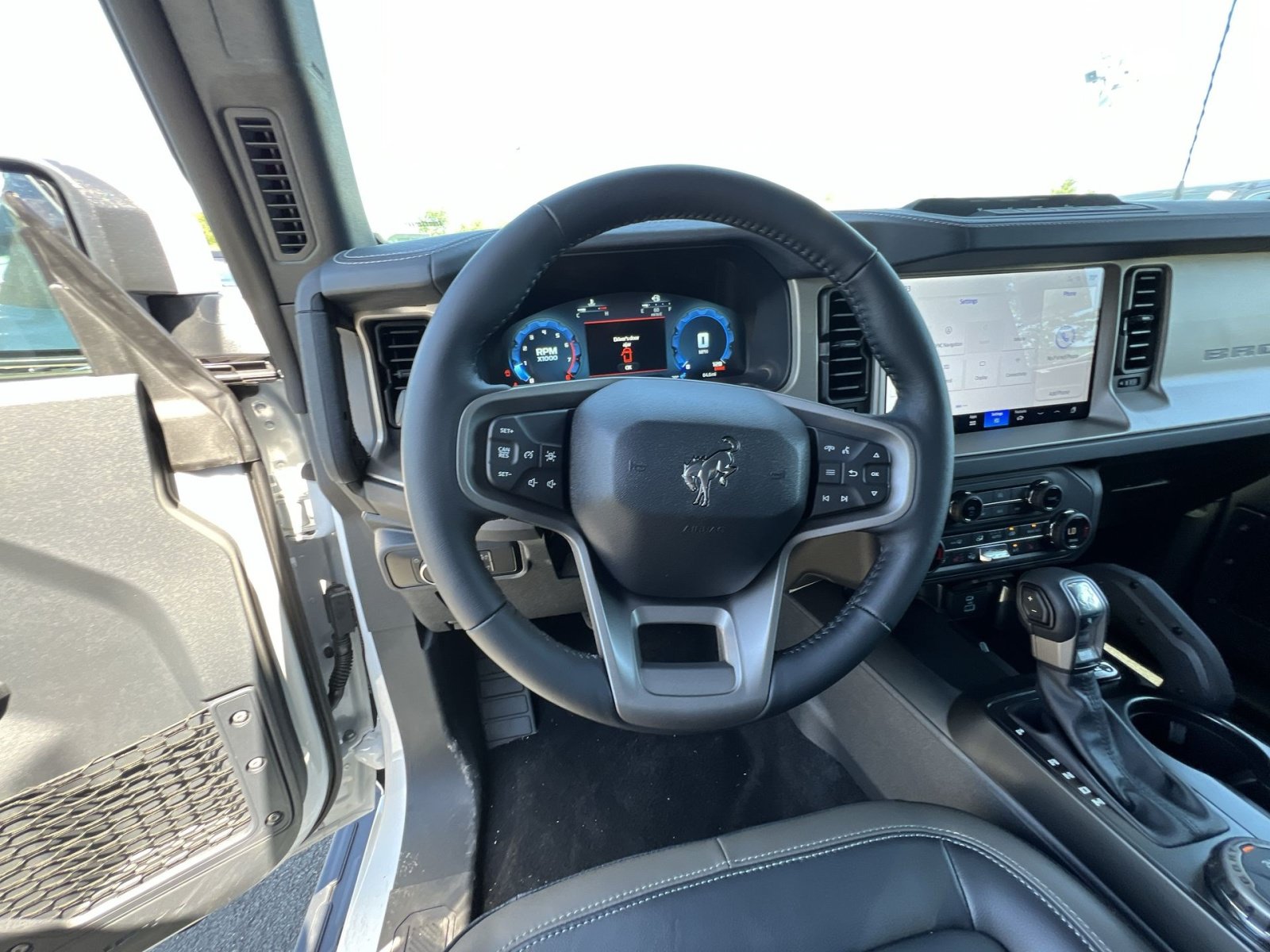 New 2025 Ford Bronco Outer Banks w/ Sasquatch Package AWD/4WD image 40