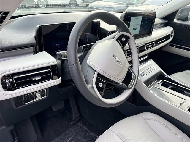 New 2026 Lincoln Aviator AWD w/ Jet Appearance Package image 25