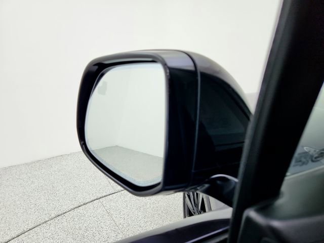 Certified 2025 Land Rover Range Rover SV image 19