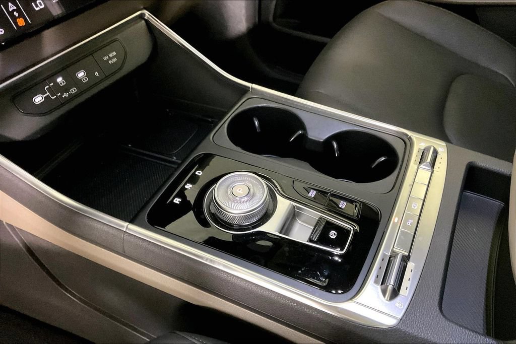 Used 2026 Kia Carnival SX FWD image 17