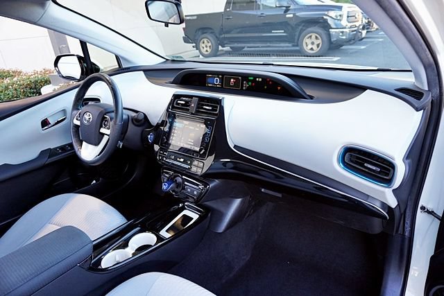 Used 2016 Toyota Prius Four FWD image 14