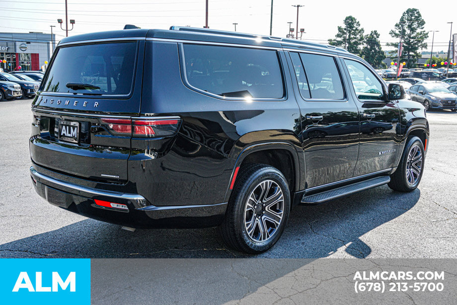 Used 2024 Jeep Wagoneer L Series II w/ Flexible Seating Group RWD image 5