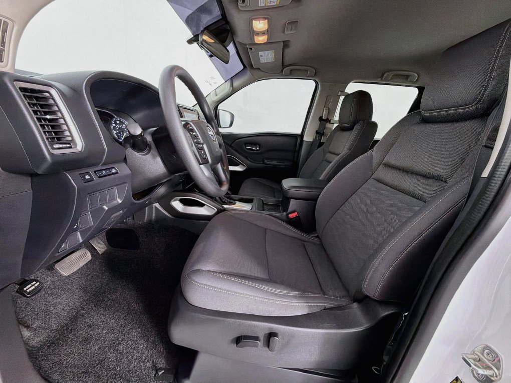 Used 2022 Nissan Frontier SV RWD image 12