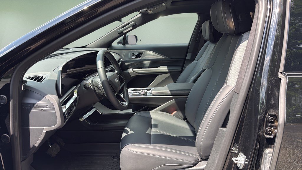 Certified 2024 Cadillac Lyriq Tech AWD/4WD image 18