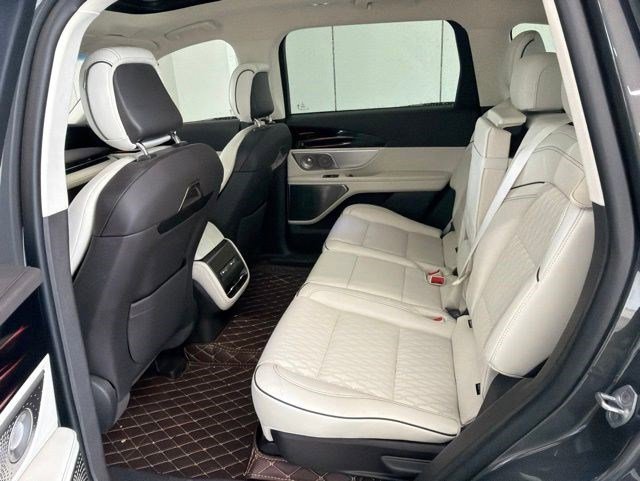Used 2024 Lincoln Nautilus Black Label AWD/4WD image 17