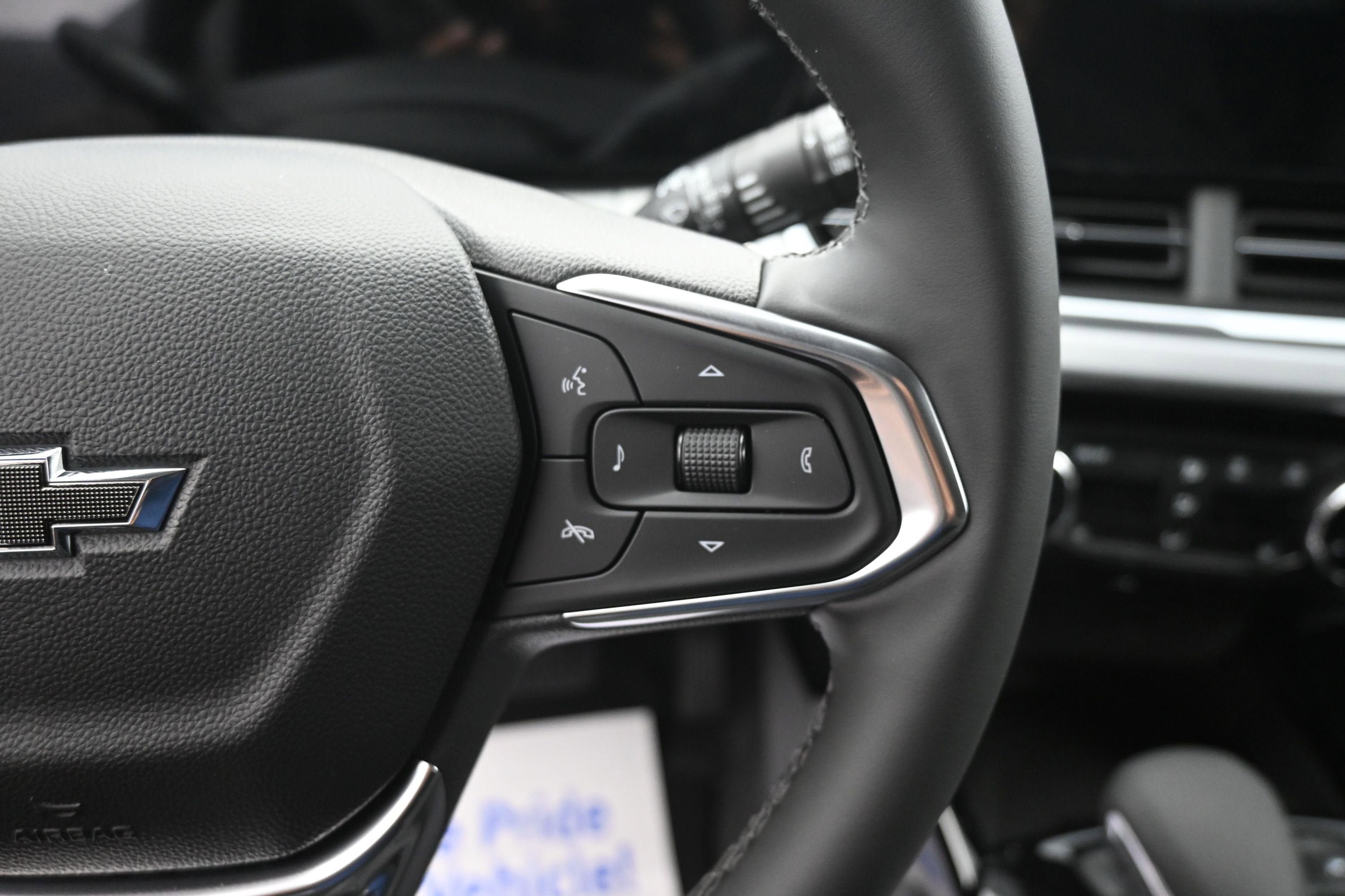 New 2026 Chevrolet Trax LT w/ Sunroof Package FWD image 12