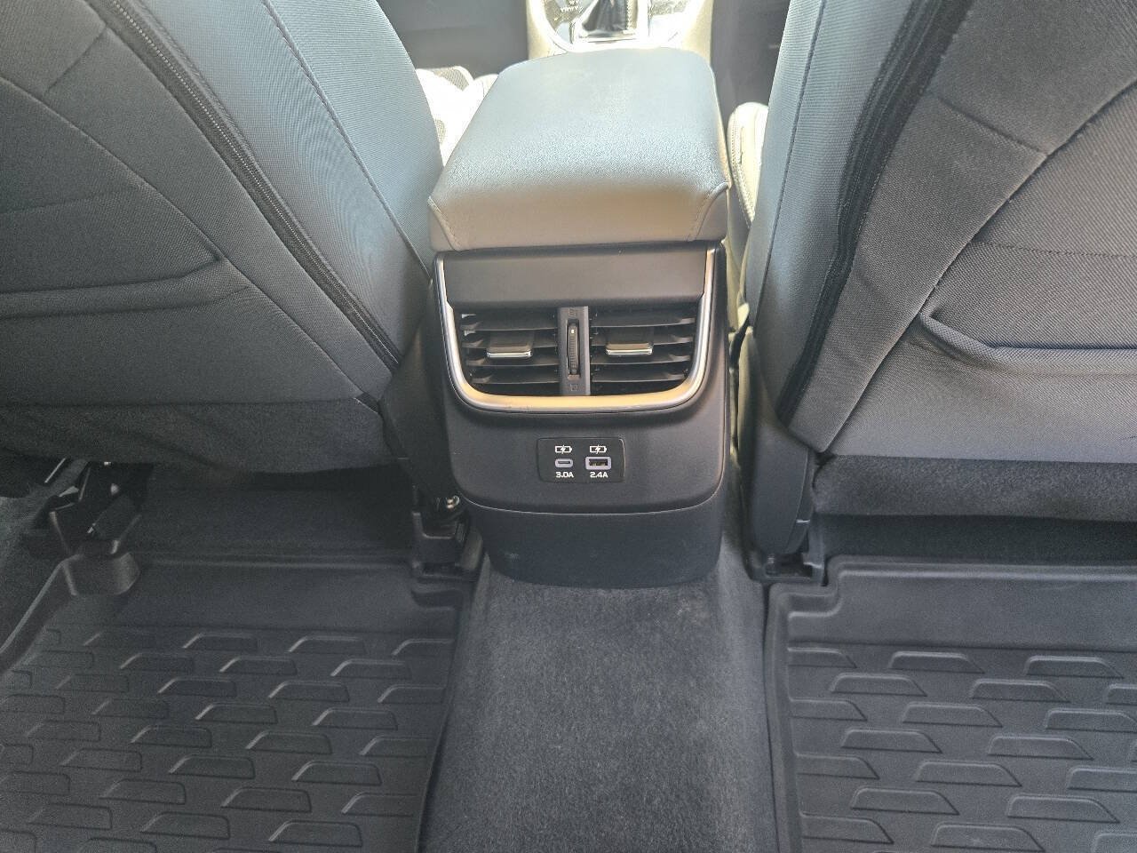 Used 2024 Subaru Outback Premium AWD/4WD image 25