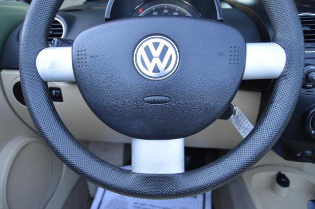 Used 2008 Volkswagen Beetle S image 20