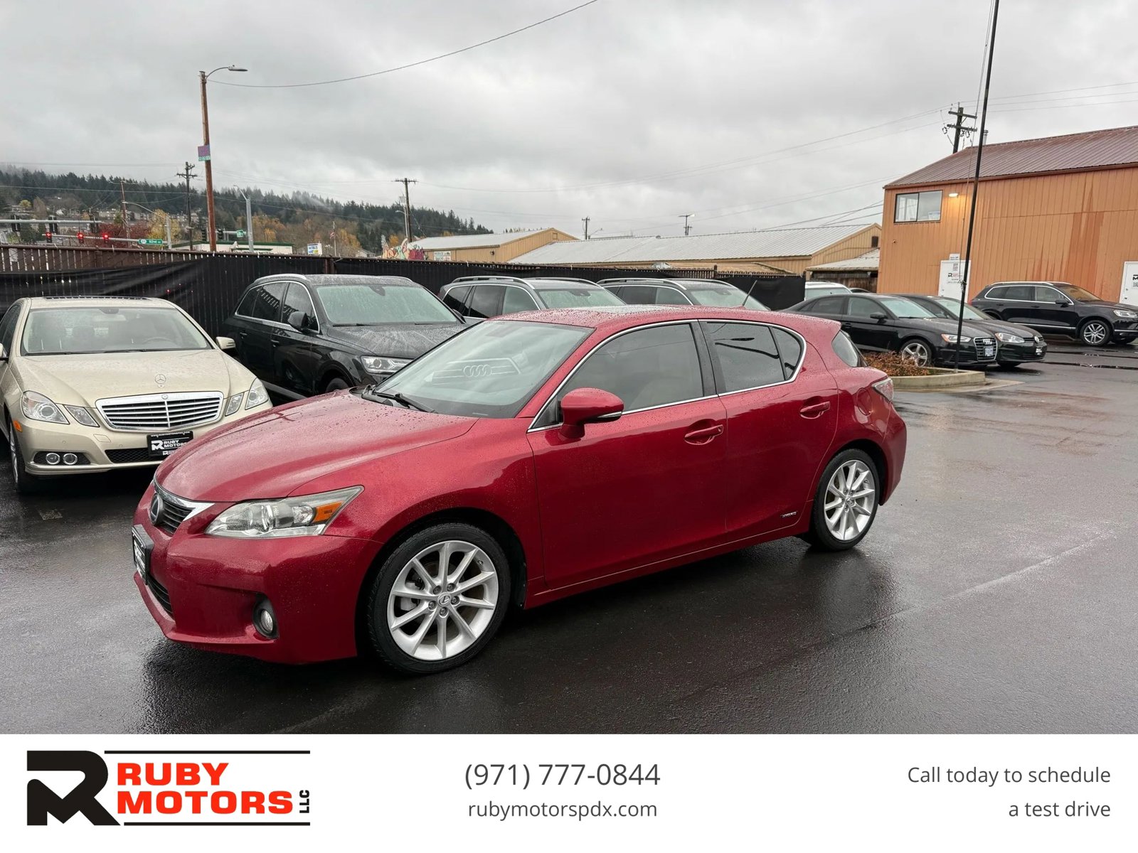 Used 2011 Lexus CT 200h Premium w/ Premium Audio Pkg FWD image 1