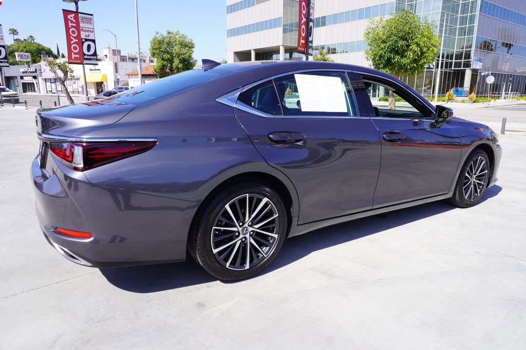 Used 2024 Lexus ES 350 w/ Premium Package FWD image 7