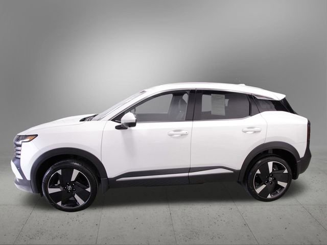 Used 2025 Nissan Kicks SR image 2