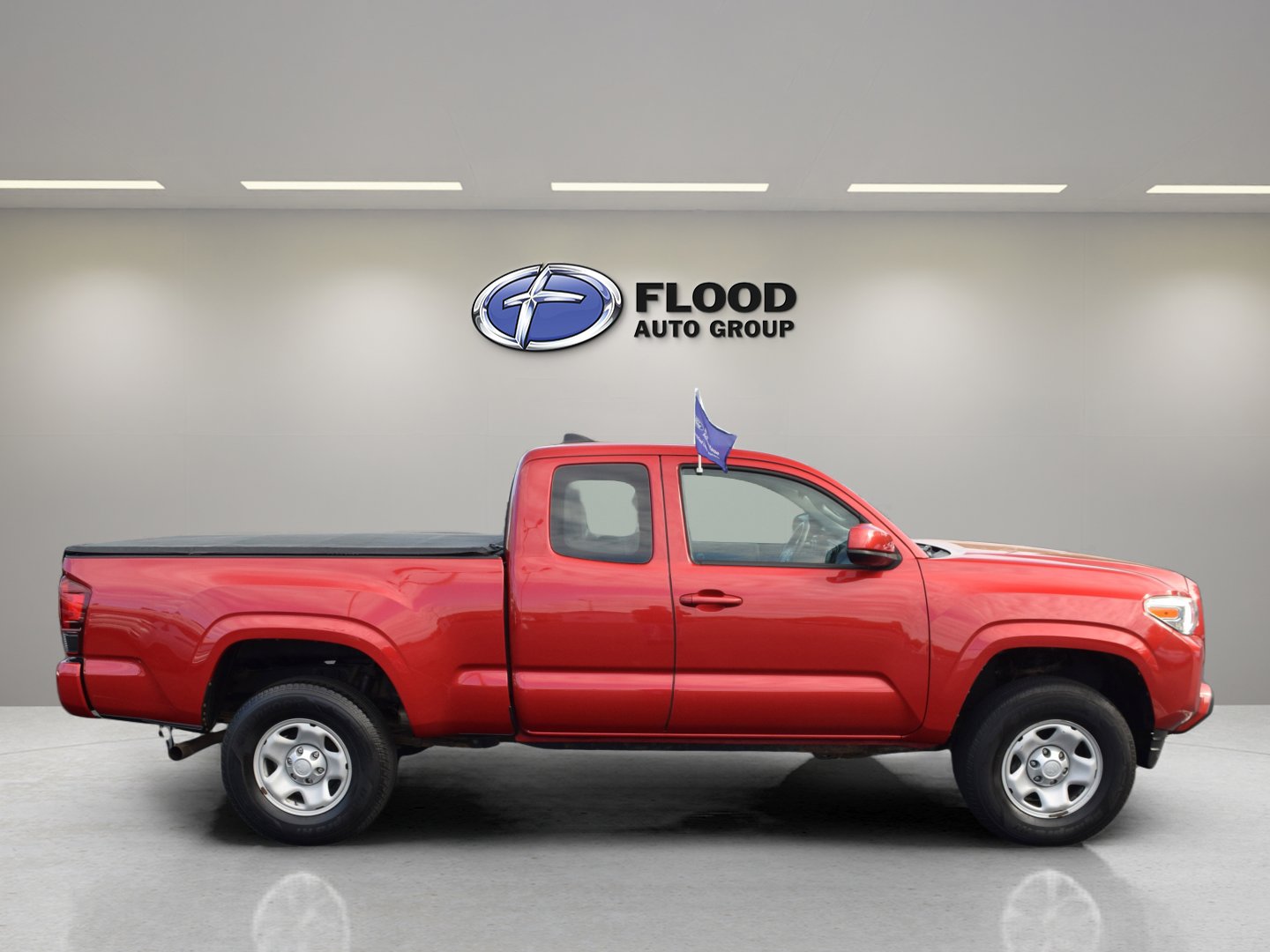 Used 2018 Toyota Tacoma SR w/ SR Convenience Package AWD/4WD image 3