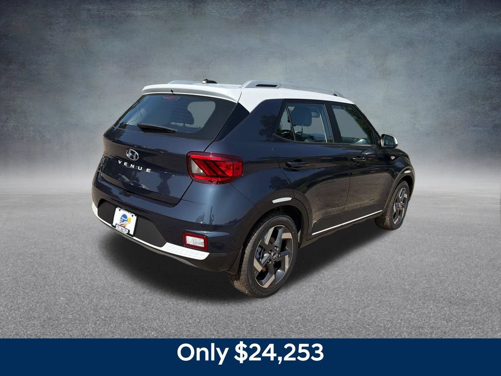 New 2026 Hyundai Venue SEL FWD image 5