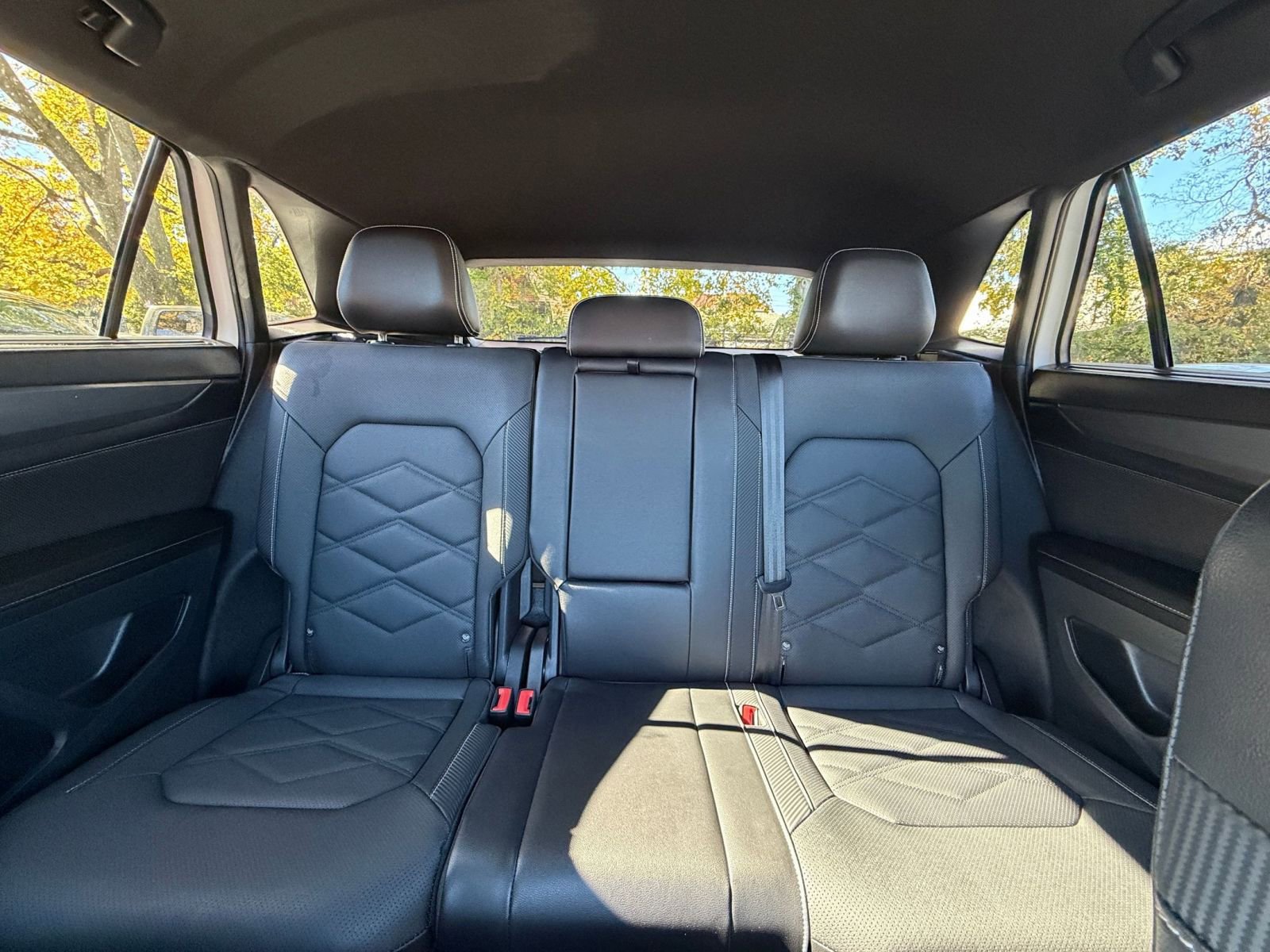 Used 2025 Volkswagen Atlas Cross Sport SE image 38