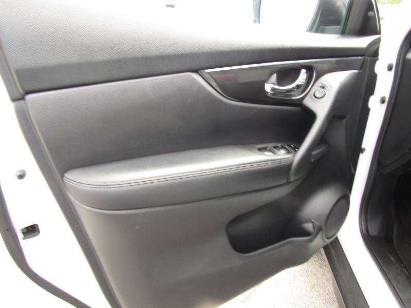 Used 2018 Nissan Rogue S image 18