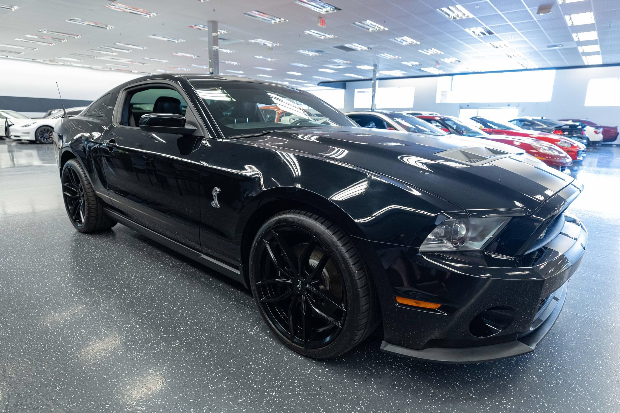 Used 2010 Ford Mustang Shelby GT500 RWD image 4