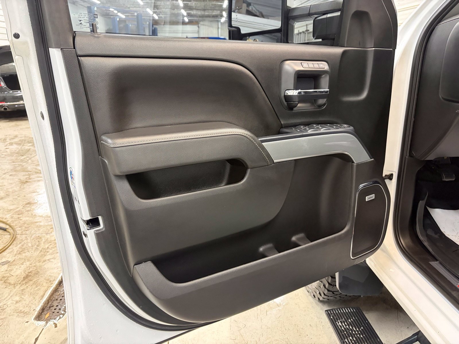 Used 2016 Chevrolet Silverado 2500 LTZ w/ Duramax Plus Package AWD/4WD image 11