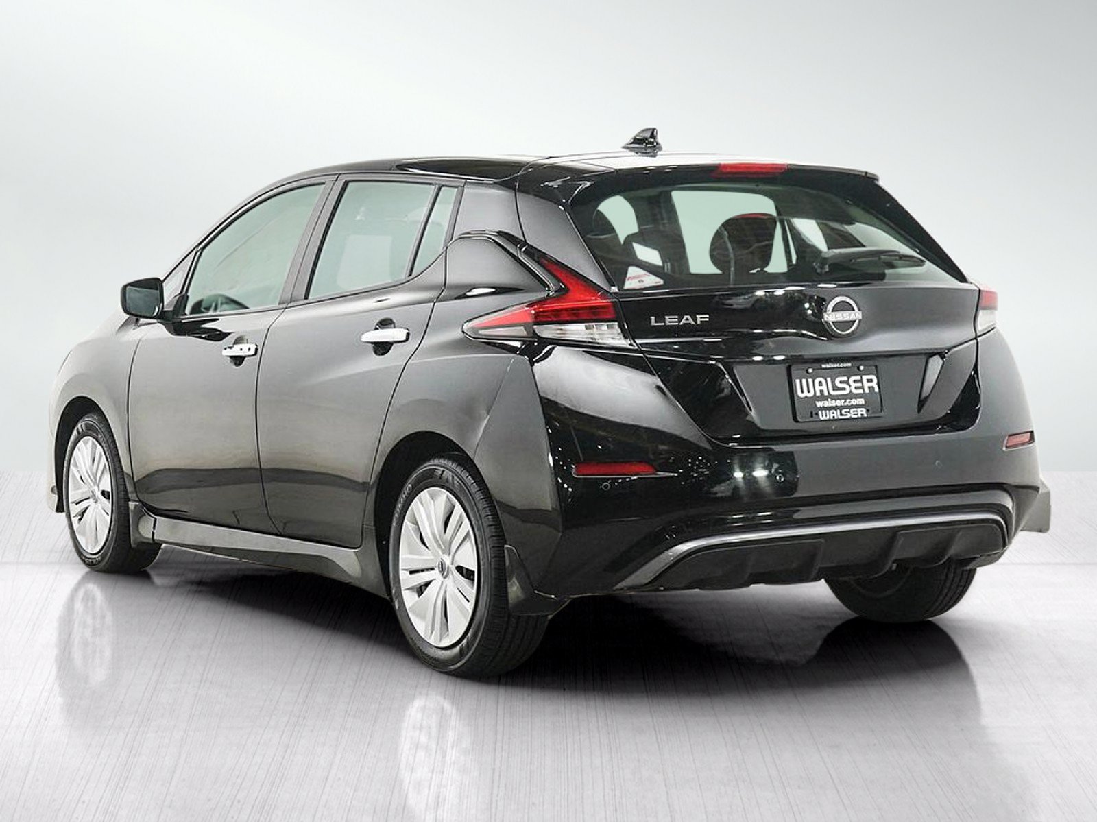Used 2025 Nissan Leaf S FWD image 3