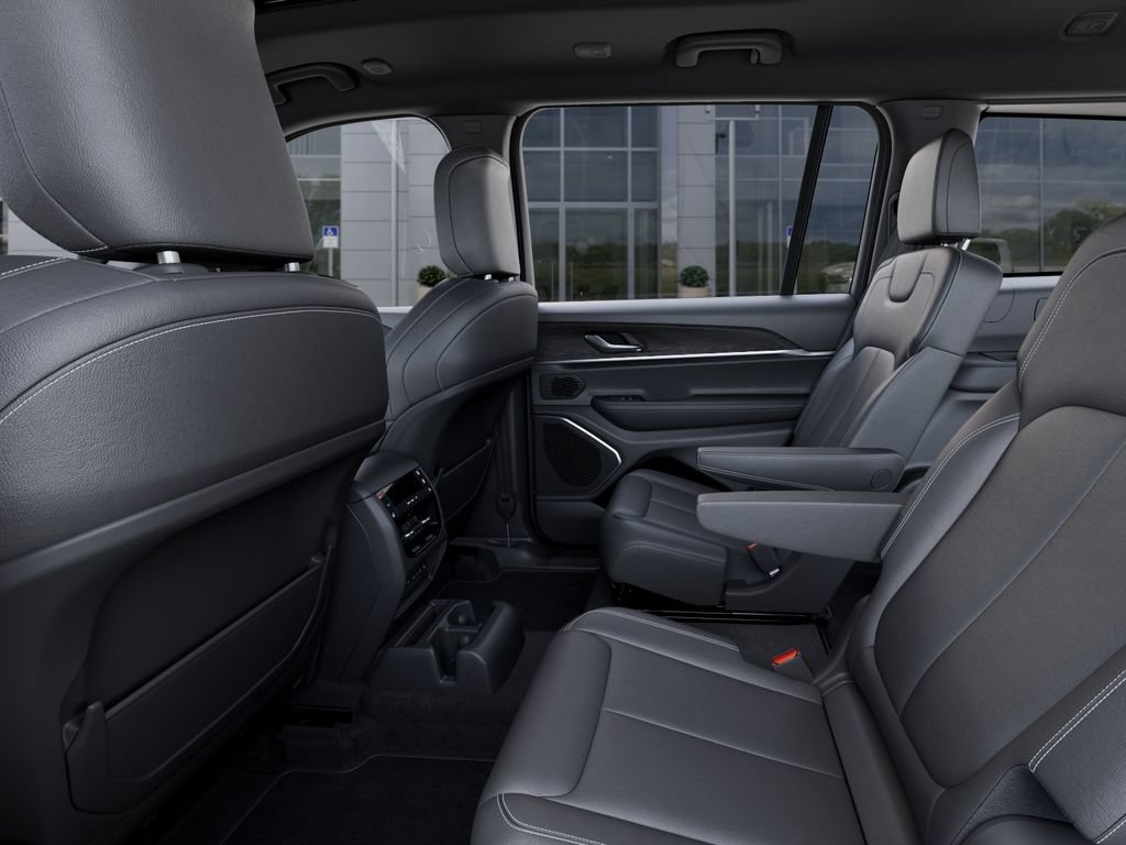 New 2026 Jeep Grand Cherokee L Limited w/ Limited Altitude Package AWD/4WD image 23