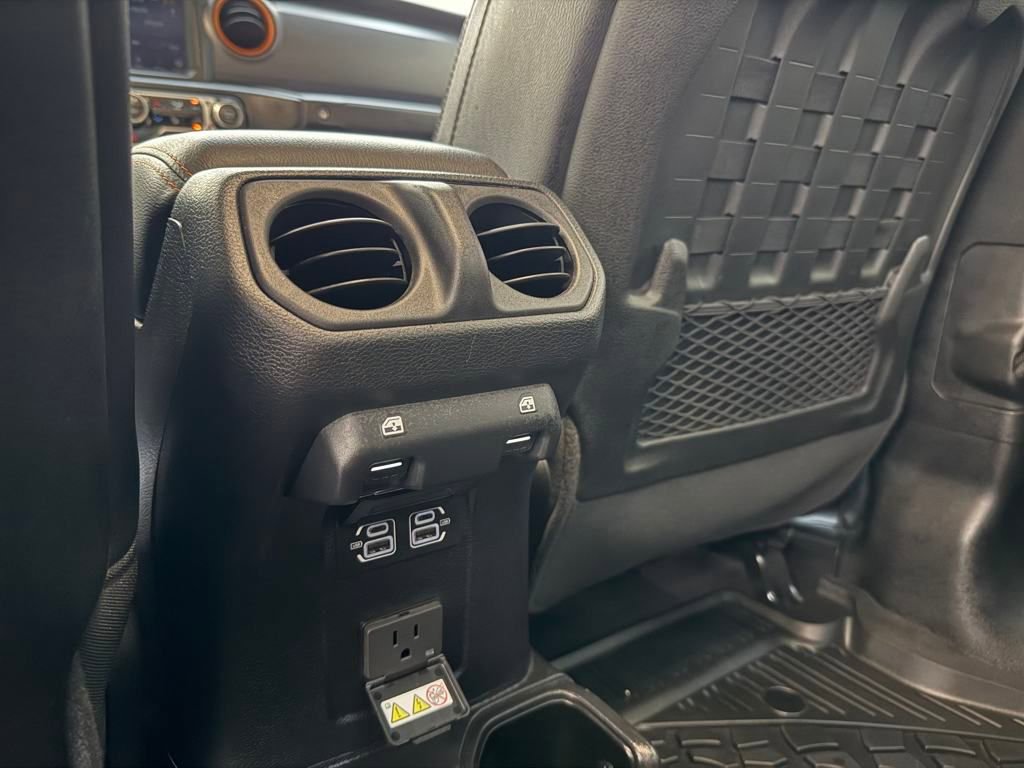 Used 2023 Jeep Gladiator Mojave w/ Cold Weather Group image 18