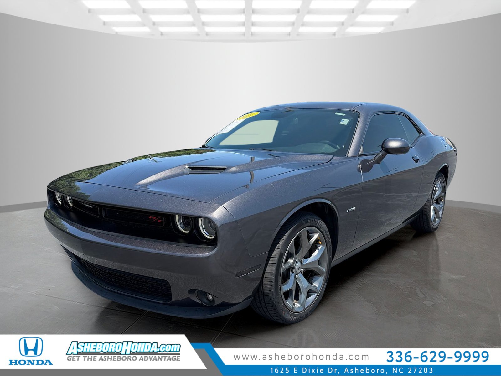 Used 2017 Dodge Challenger R/T Plus RWD image 1