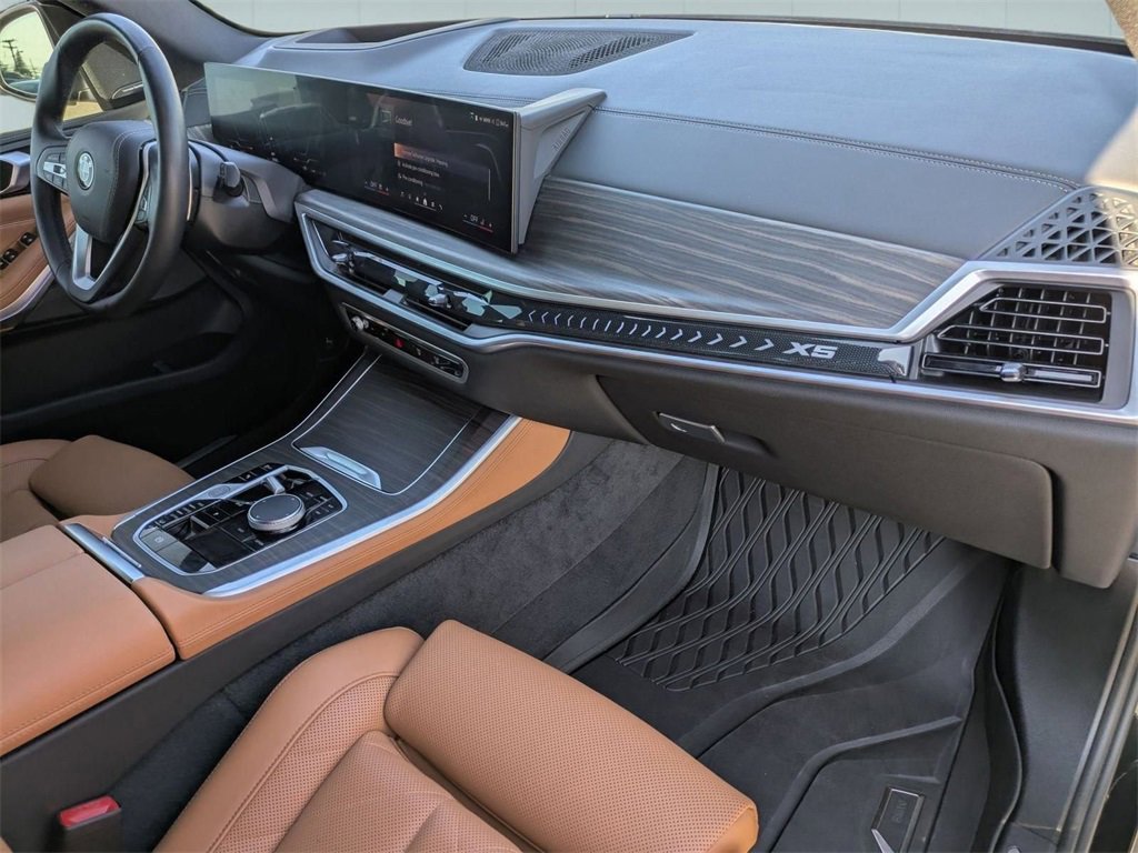 Used 2024 BMW X5 xDrive40i w/ Premium Package image 6