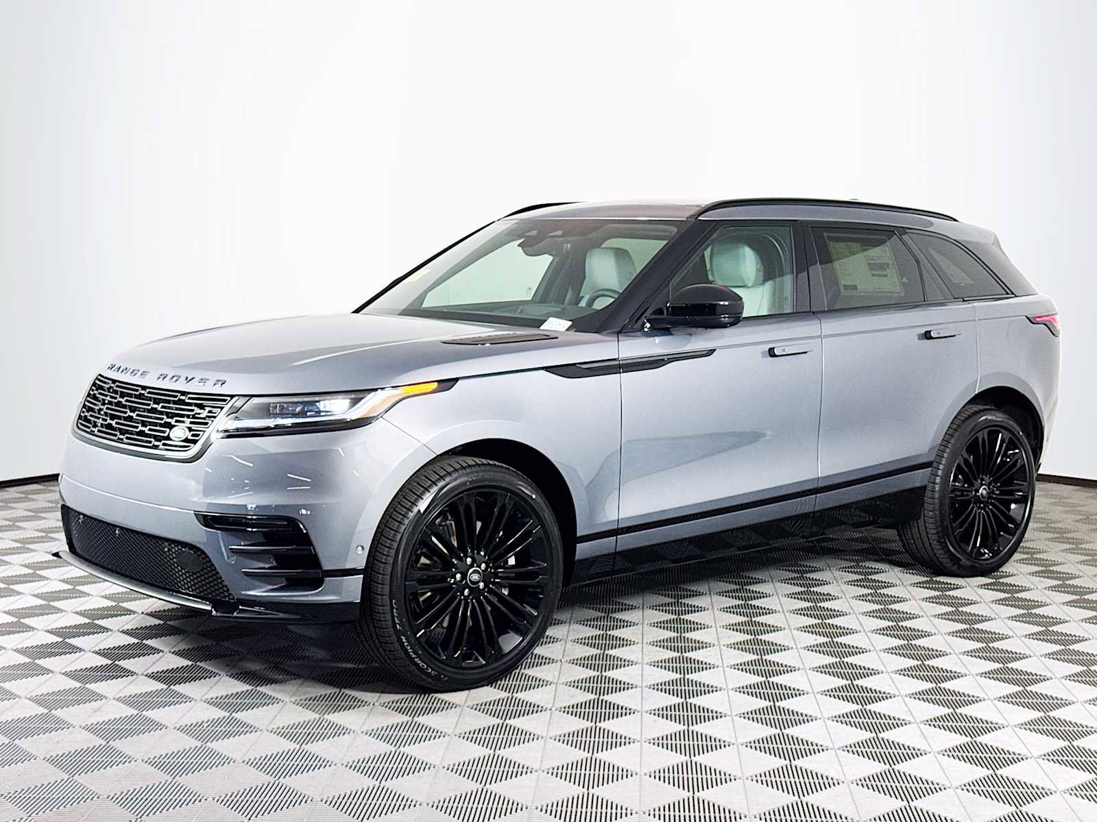 New 2026 Land Rover Range Rover Velar Dynamic SE