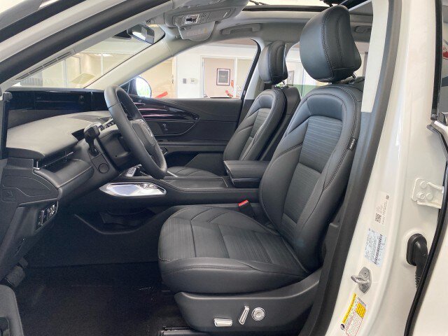New 2026 Lincoln Nautilus Reserve AWD/4WD image 16