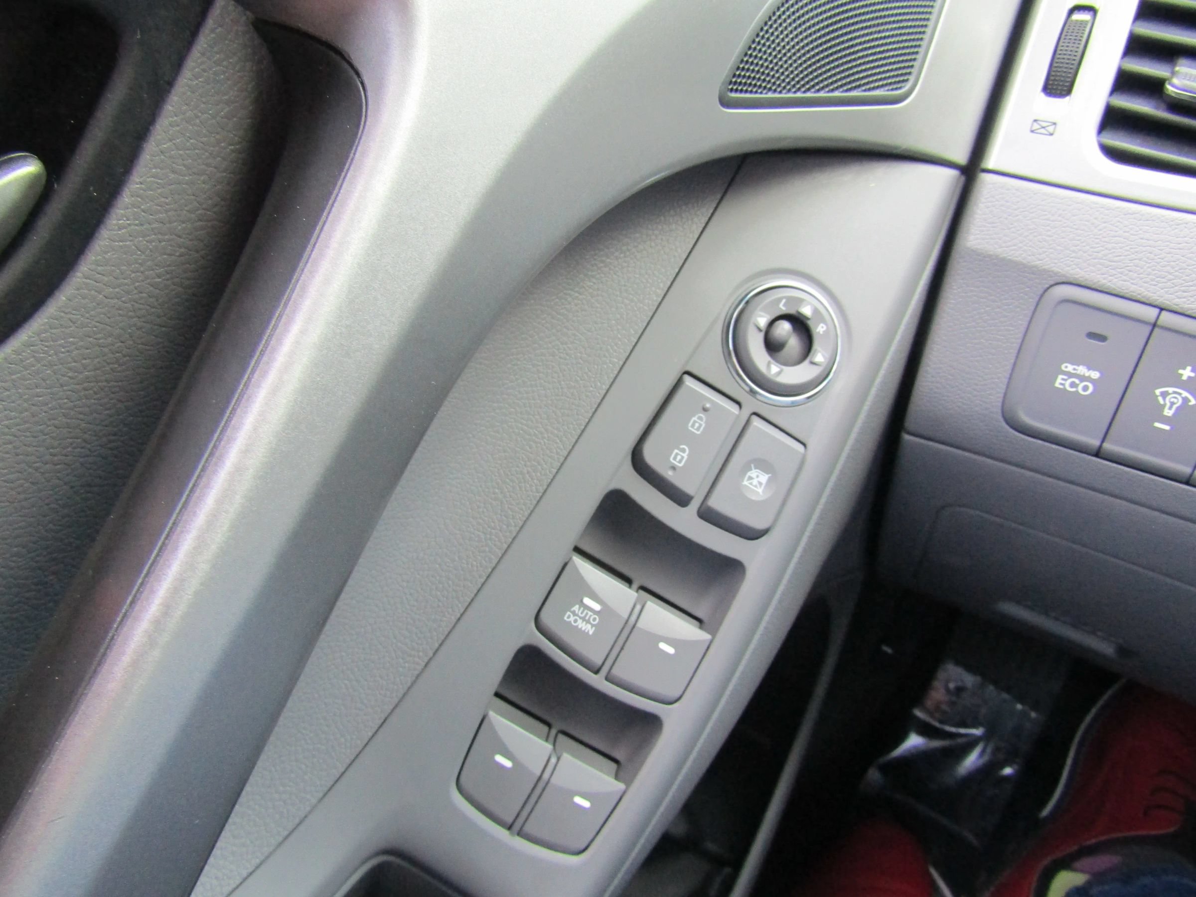 Used 2013 Hyundai Elantra GLS FWD image 27