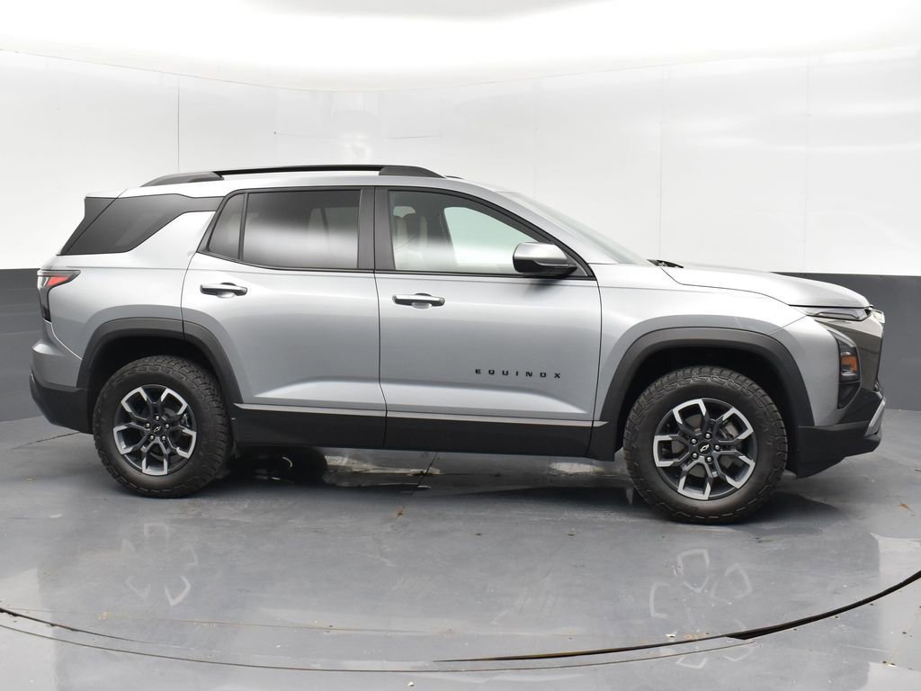 Used 2025 Chevrolet Equinox ACTIV image 4