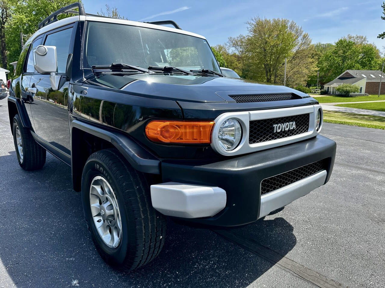 Used 2012 Toyota FJ Cruiser 4WD w/ Upgrade Pkg image 3