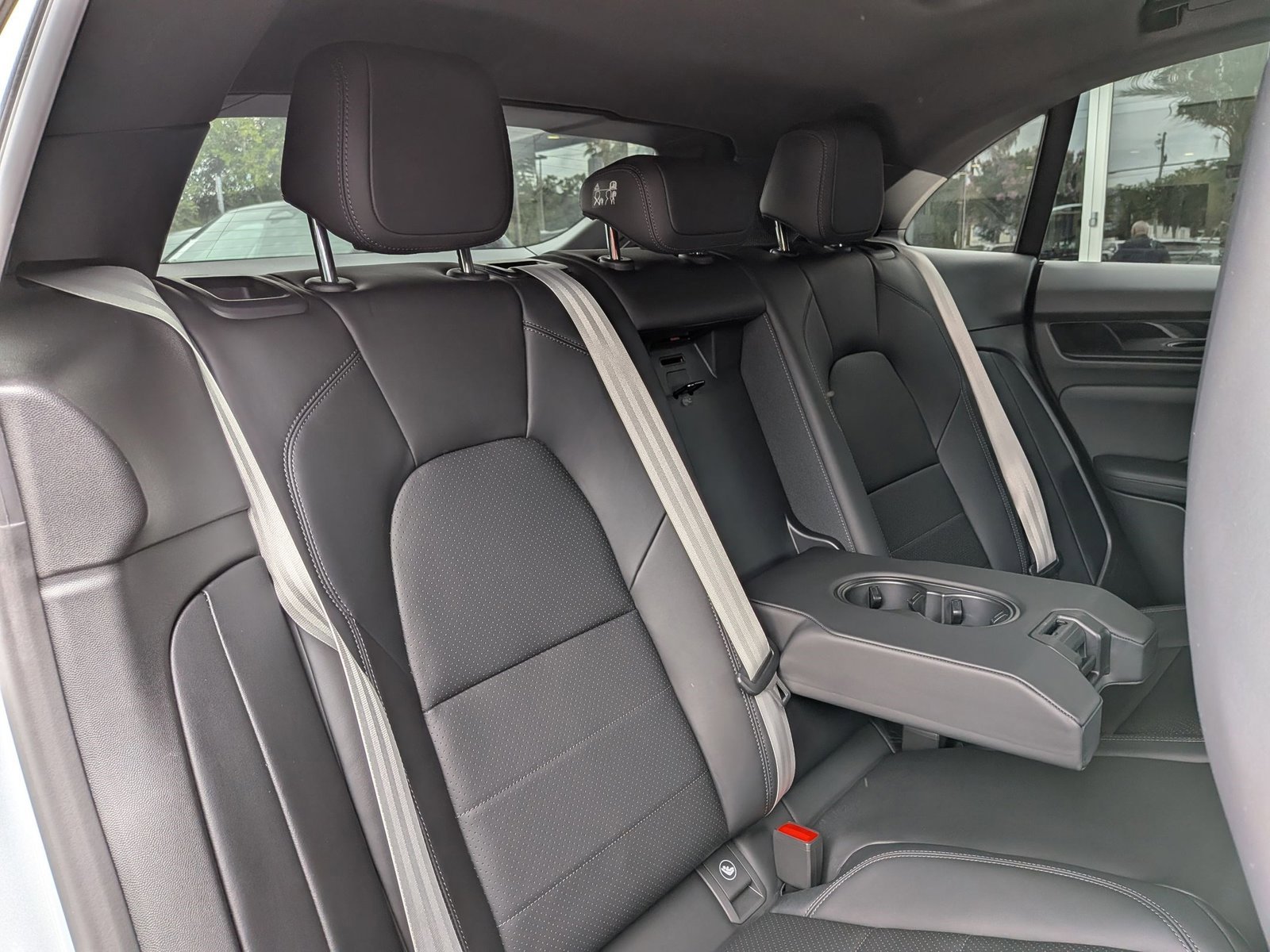 Certified 2025 Porsche Macan Electric RWD image 24