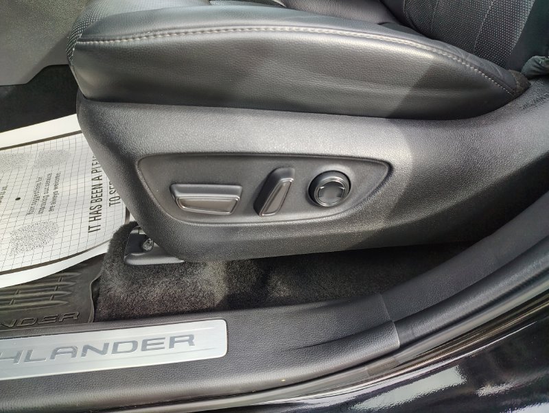 Used 2023 Toyota Highlander Limited AWD/4WD image 14